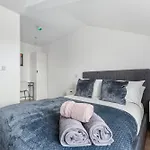 Luxurious 3 Bedroom House In The District * Kendal