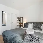 Luxurious 3 Bedroom House In The District Holiday home