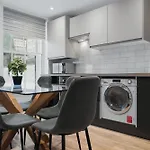 Luxurious 3 Bedroom House In The District *
