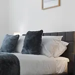 Luxurious 3 Bedroom House In The District Dom wakacyjny Kendal