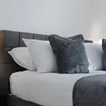 Luxurious 3 Bedroom House In The District *