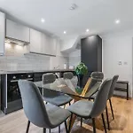 Luxurious 3 Bedroom House In The District * Kendal