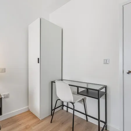 Luxurious 3 Bedroom House In The District *