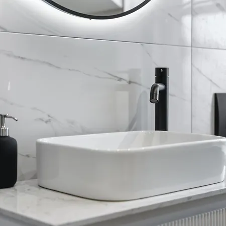 بيت للعطل Luxurious 3 Bedroom House In The District كندال