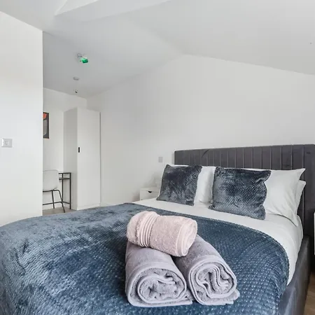 Luxurious 3 Bedroom House In The District * ケンダル