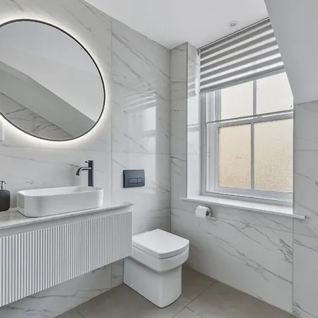 Luxurious 3 Bedroom House In The District *