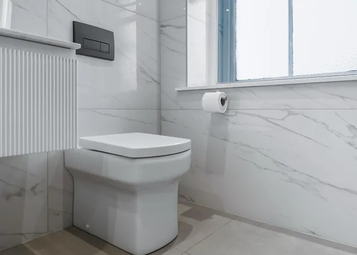 Luxurious 3 Bedroom House In The District بيت للعطل *