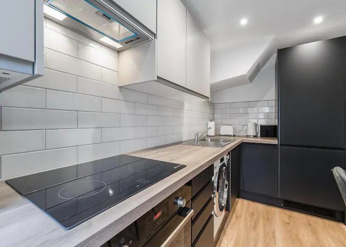 Holiday home Luxurious 3 Bedroom House In The District *