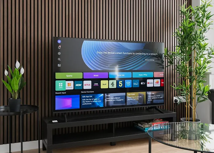 بيت للعطل Luxurious 3 Bedroom House In The District *