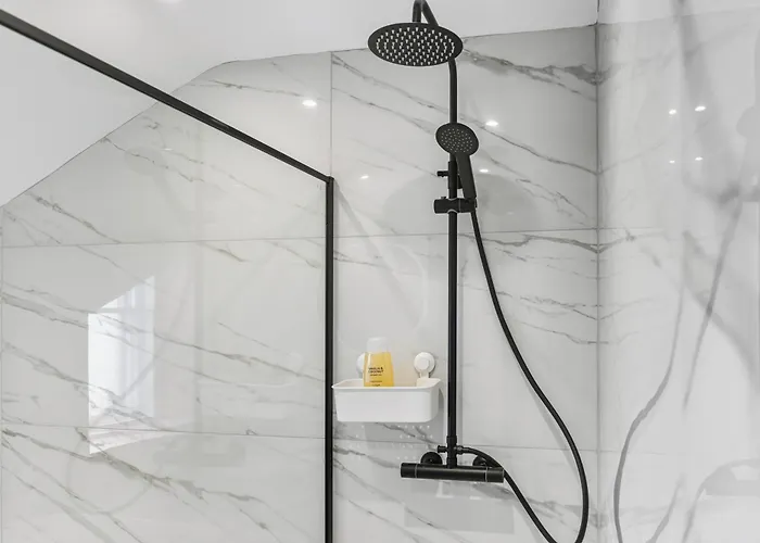 Luxurious 3 Bedroom House In The District